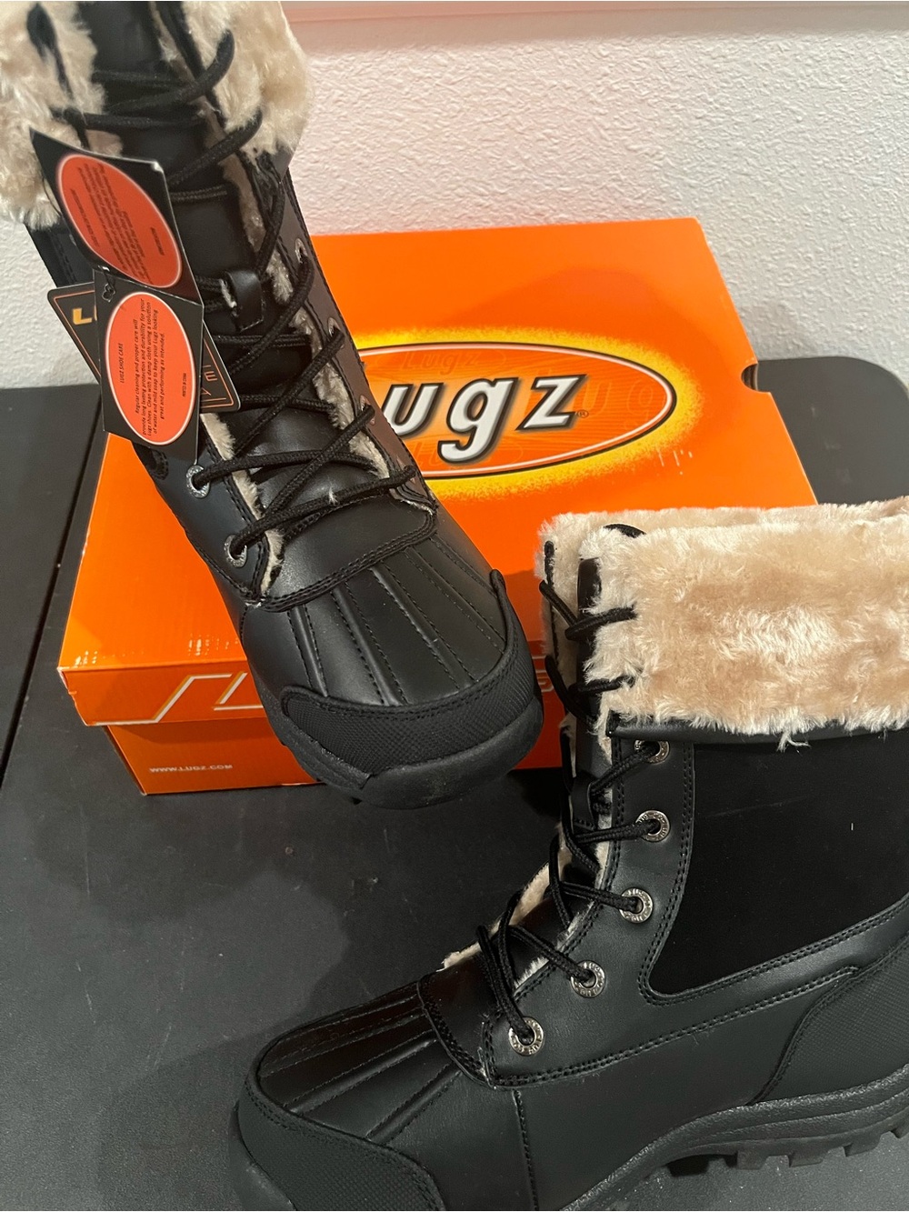 Lugz Black Winter Lace-Up Boots with Cream Faux-Fur Cuff